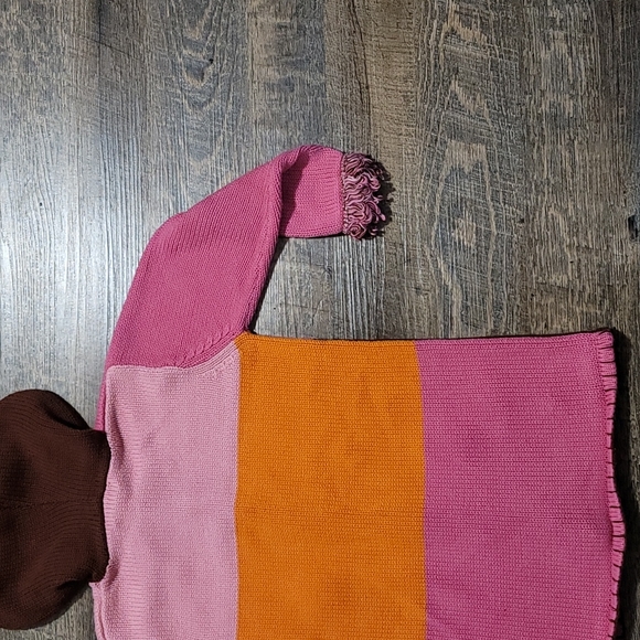 Very Gently Loved girls size 5T by Savannah beautiful sweater multi-color flower - Picture 9 of 14